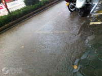 雨季就快来了，这是要加紧修建排水道吗？