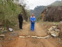 隆林男子想来钱快，砌墙撒玻璃挖坑拦路做土匪