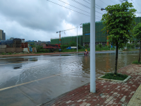 这里一下雨就积水？