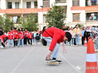 德保民中学生的少数民族体育运动会