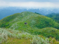 靖西乌鸦山很美，你没不要在上面丢垃圾了