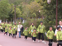 以相伴为名赴春日之约——靖西市第三幼儿园开展春日踏青活动