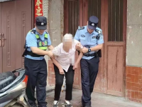 八旬老人迷路民警热心伸援手