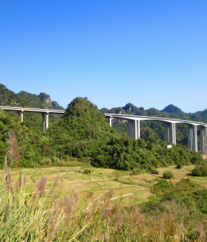 靖西古龙山高架桥