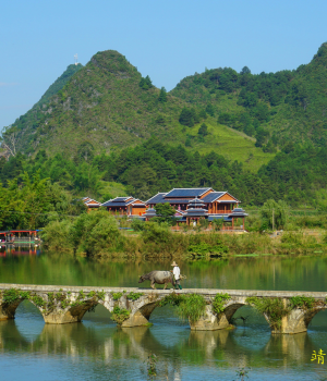 靖西蓝之鹅泉风光