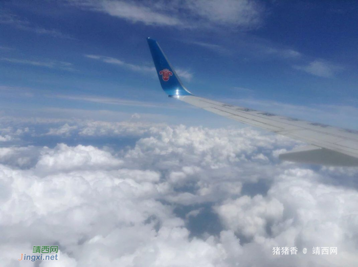 原来在飞机上看云朵是这么的漂亮 - 靖西网