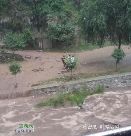 有钱去旅游的雨天别任性，西安秦岭突发山洪9名游客被冲走 2人遇难7人失踪 - 靖西网