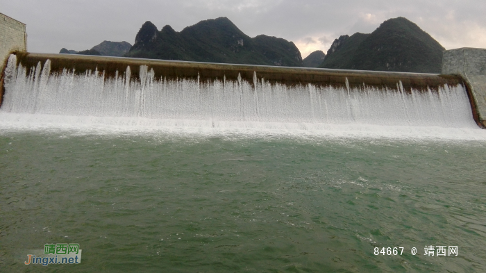 雨天后的一缕阳光，无法抵挡龙潭湿地公园的诱惑 - 靖西网