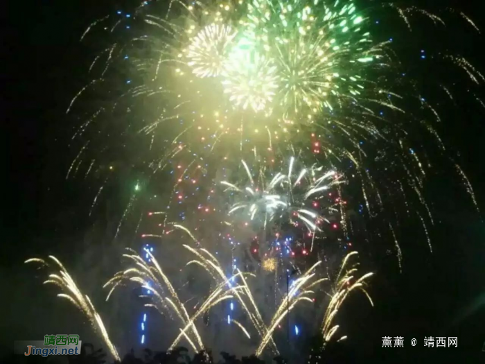 [视频][组图]靖西建市烟花焰火盛会，现场精彩，观众哇声不断 - 靖西网