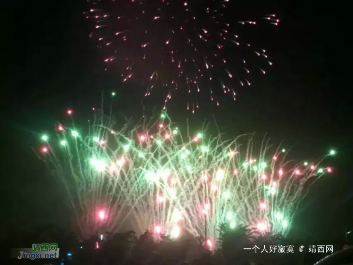 [视频][组图]靖西建市烟花焰火盛会，现场精彩，观众哇声不断 - 靖西网