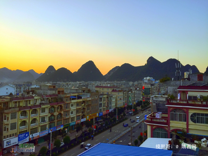 夕阳落西峰，群岭忽已瞑。千家起饮烟，万户响砧声。 - 靖西网