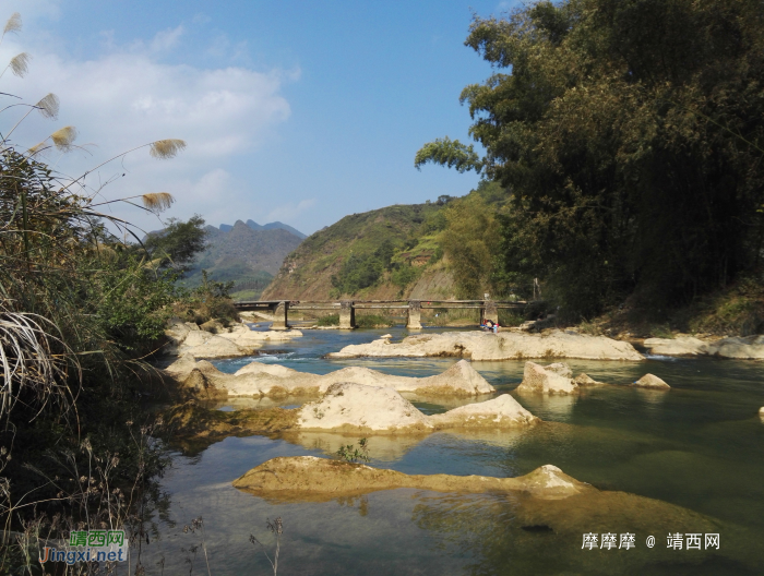 岸边多翠竹，河中有乱石，靖西壬庄乡史典村风光。 - 靖西网