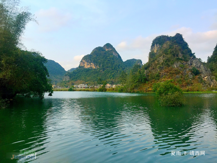 阳春三月明媚天，青峰千座一目然。闲来大兴观野水，忽于河中见青. - 靖西网