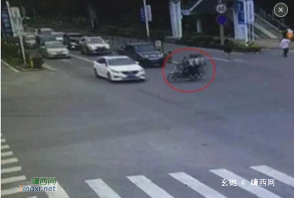 闯红灯的网友注意了，摩托车闯红灯被被撞飞，交警认定自负全责！ - 靖西网