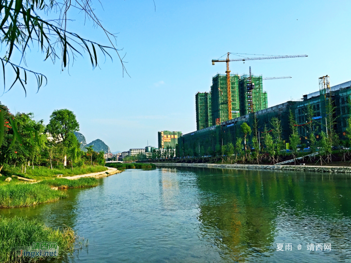 斜阳下的龙潭河风光：流水清清悄然去，夏木荫荫正可人。 - 靖西网