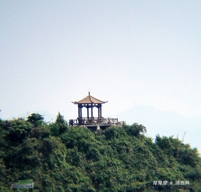 谁的手机变焦能力最强大？站在银山顶上远拍金山凉亭。 - 靖西网