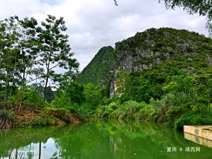 遇翁垂钓坐岸边，借问乡路有多远。恐惊潭鱼不咬钩，笑而摆手不答. - 靖西网