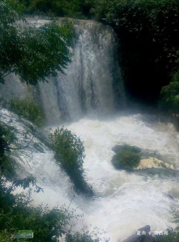 这里景色真美：山，是青翠欲滴的浓绿；水，如恬淡优雅的素绢。 - 靖西网