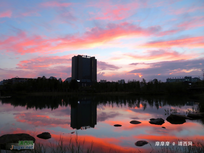 静坐湿地公园，欣赏醉美彩霞。 - 靖西网