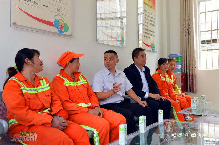 10月26日是广西第20个环卫工人节，靖西总工会走访慰问环卫工人 - 靖西网