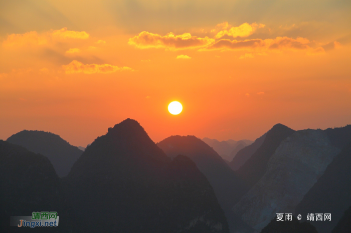 凤凰峰亭临晚风，送目远看夕阳红。 - 靖西网