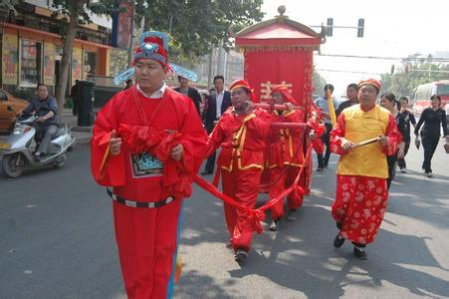 广西桂平市龍氏家族复古式婚礼，曾经轰动全国 - 靖西网