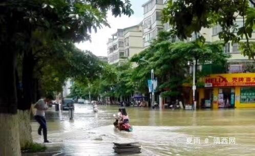 靖城景色雨时奇，龙潭风光晴日好。 - 靖西网