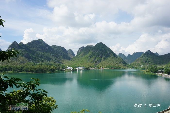 清秋明山色，艳阳丽湖光。 - 靖西网