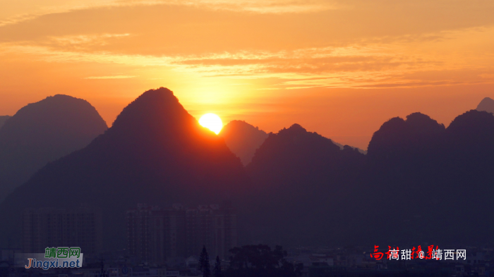 旭日起东峰，云天一片红。太极山上看日出。 - 靖西网