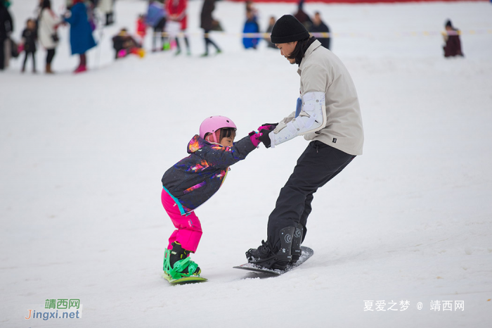 仙女山俄罗斯比基尼美女滑雪--- 一出场就引发尖叫（图） - 靖西网