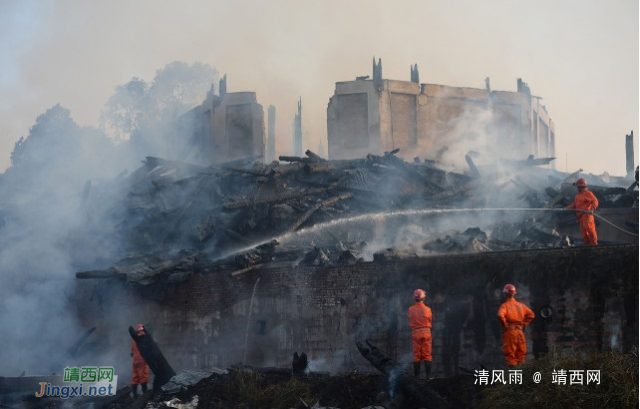 “亚洲第一高木塔”被烧毁 火光浓烟冲天 - 靖西网