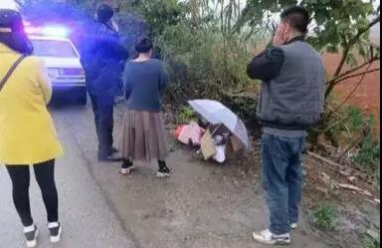 可怜！一名女婴被弃二级公路边！天这么冷，谁这么狠心 - 靖西网