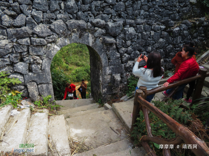 靖西葛麻炮台,位于靖西市吞盘乡孟麻街布留屯的后山顶上,大翻修后大变样,美极了!