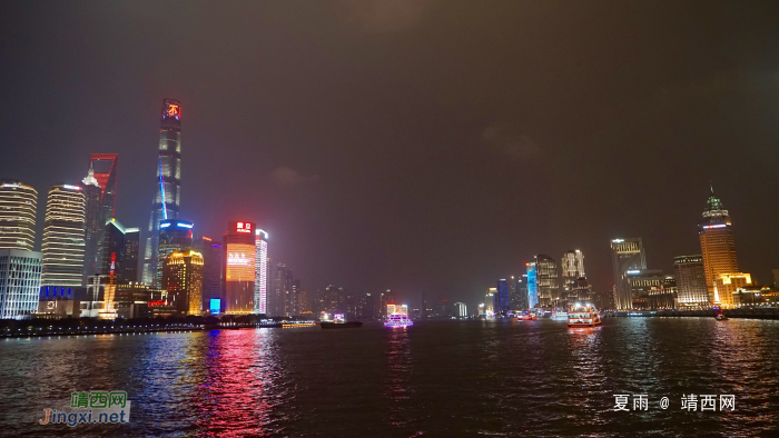 灯火璀璨，流光溢彩的上海外滩夜景。 - 靖西网
