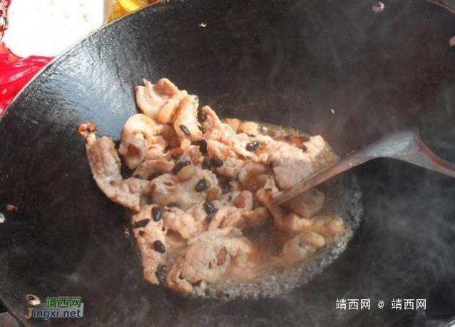 这样把猪肉炒得又嫩又滑 - 靖西网 这样把猪肉炒得又嫩又滑 - 靖西网