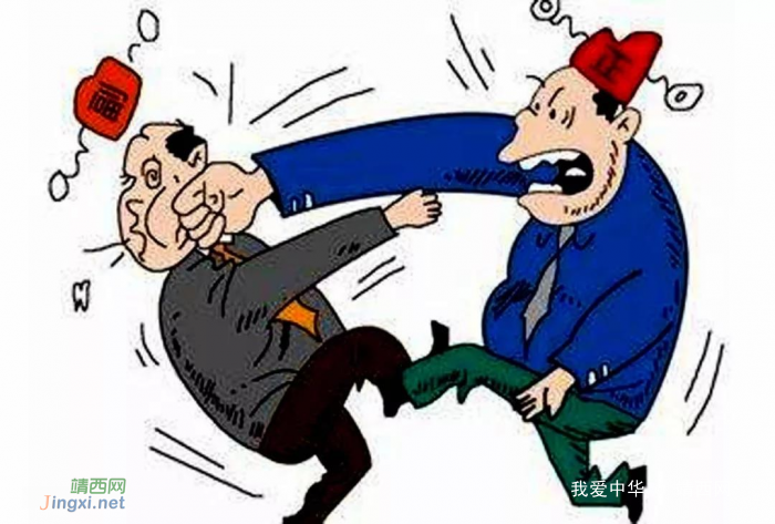 凌晨靖西凤凰路上演闹剧