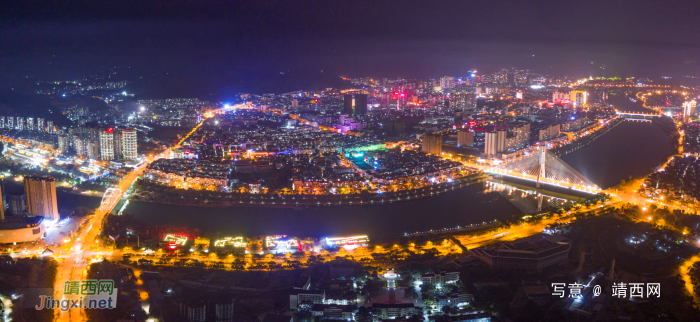 2月29日晚百色市疫情后重新开放主城区夜景照明，右江河谷被上万盏LED景观灯点亮。 - 靖西网