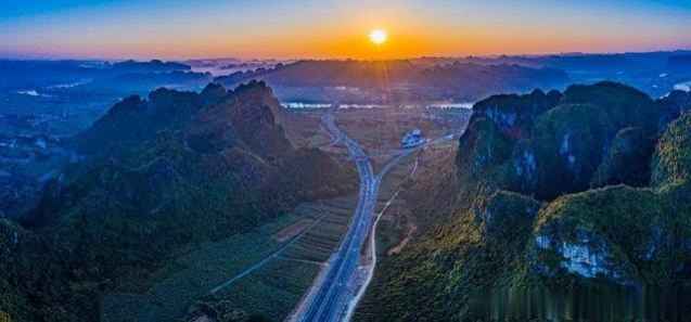 特大喜讯，广西又一个县告别不通高速公路的历史。离广西县县通高速公路工程又近了一步。 - 靖西网
