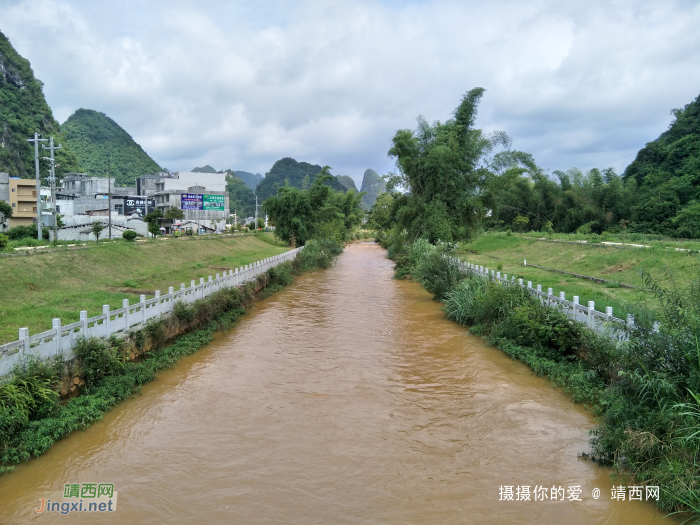 野马河边的杂草已经清理完毕，美哒哒了 - 靖西网