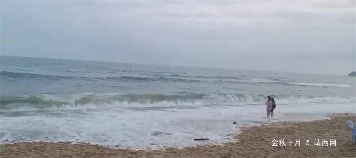 惊险！4名游客在广西海边游泳，被海浪卷出百米外！幸亏他们赶到… - 靖西网