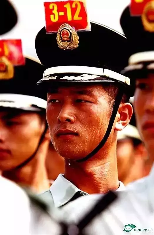 【致敬】中国“第一男团” - “八一”建军节将至，向中国军人致敬！ - 靖西网