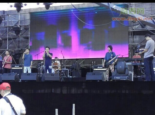 七夕音乐节现场，场外场内满满都是人 - 靖西市·靖西网