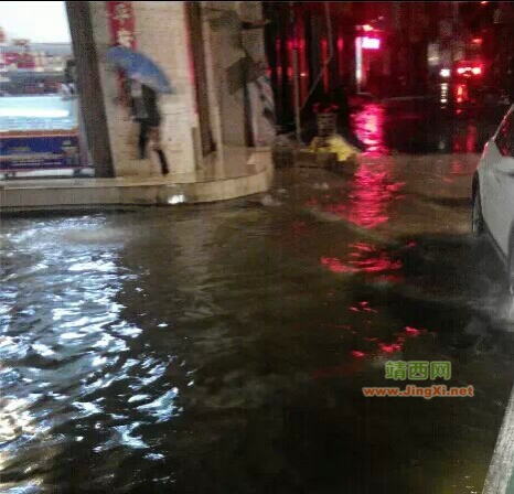 靖西昨晚暴雨，街道发大水 - 靖西市·靖西网