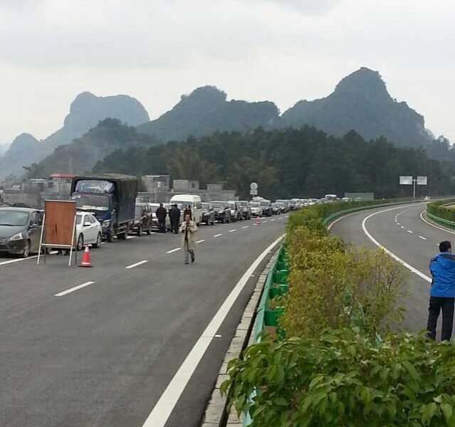 12月16日百靖、靖那高速10:28通车现场 - 靖西市·靖西网