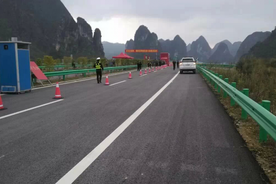 12月16日百靖、靖那高速10:28通车现场 - 靖西市·靖西网