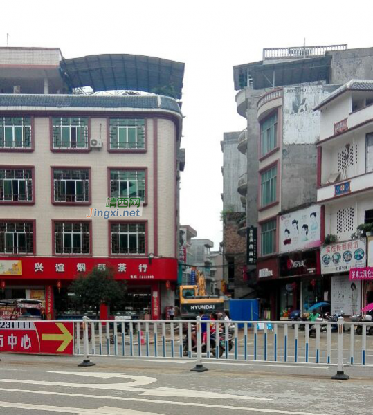 自从上次出现“捞电车”壮观景象之后，一些街道已经被围起来挖沟 - 靖西市·靖西网