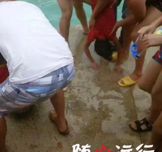 今天龙潭游泳池有三个小孩溺水，场面很紧张很可怕。 - 靖西市·靖西网
