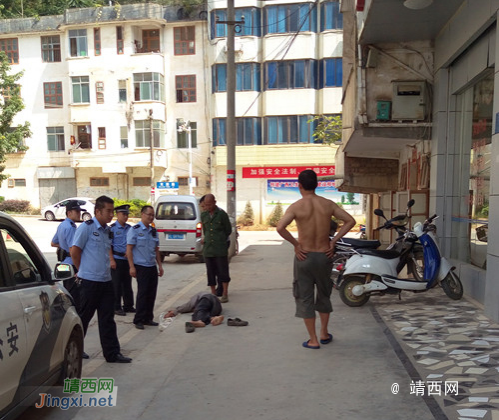 借酒消愁众人愁，一大早醉汉醉倒在街头 - 靖西市·靖西网