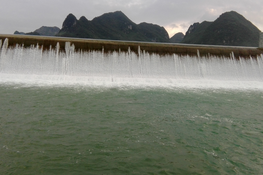 雨天后的一缕阳光，无法抵挡龙潭湿地公园的诱惑 - 靖西市·靖西网