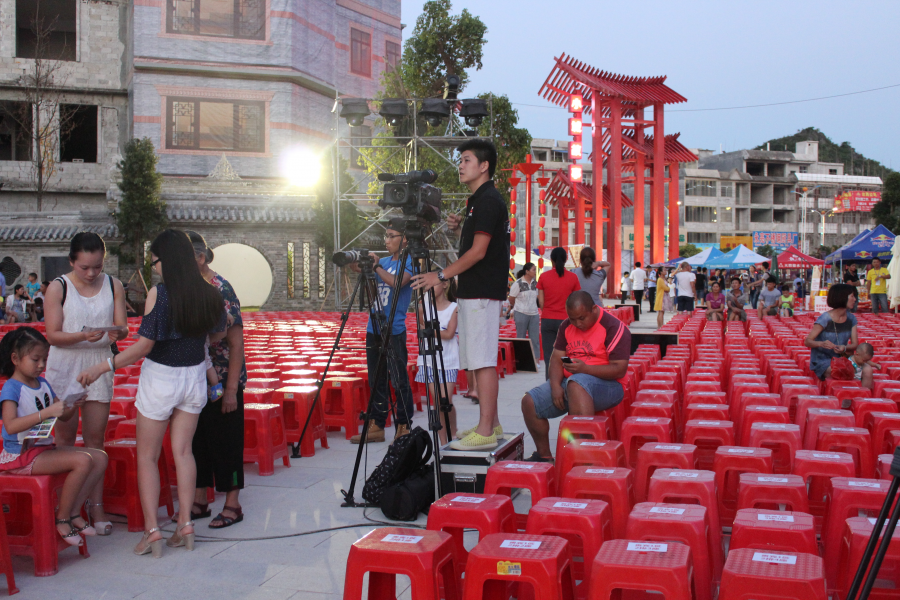 靖西绣球旅游节壮魅风尚秀精彩纷呈，模特走秀乐队表演精彩连连 - 靖西市·靖西网